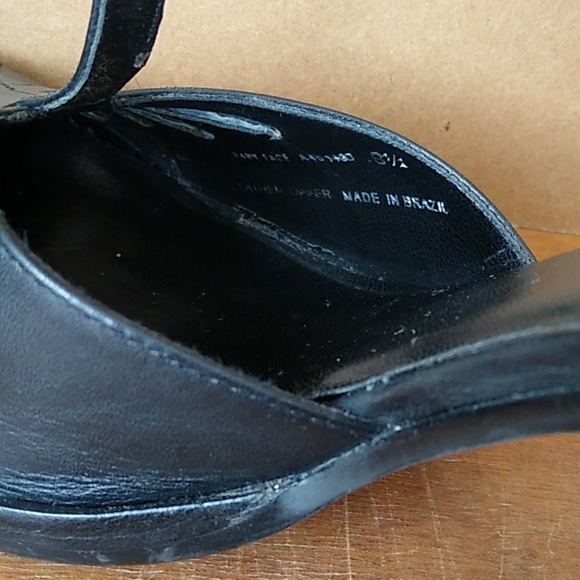 Reaction by Kenneth Cole Black Leather T-Straps 8.5 - Picture 7 of 12